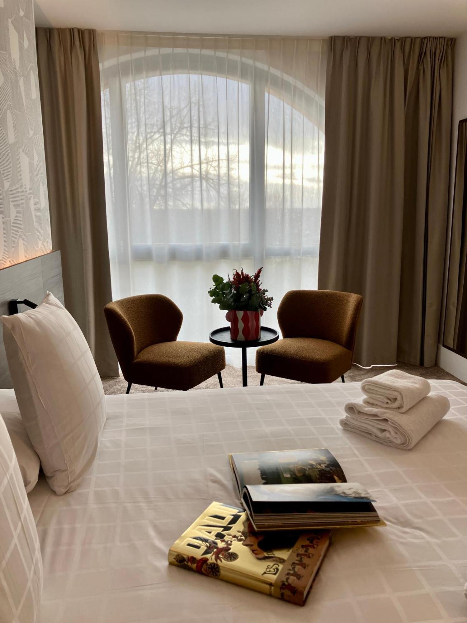 Dali Hotel Montauban Luaran gambar